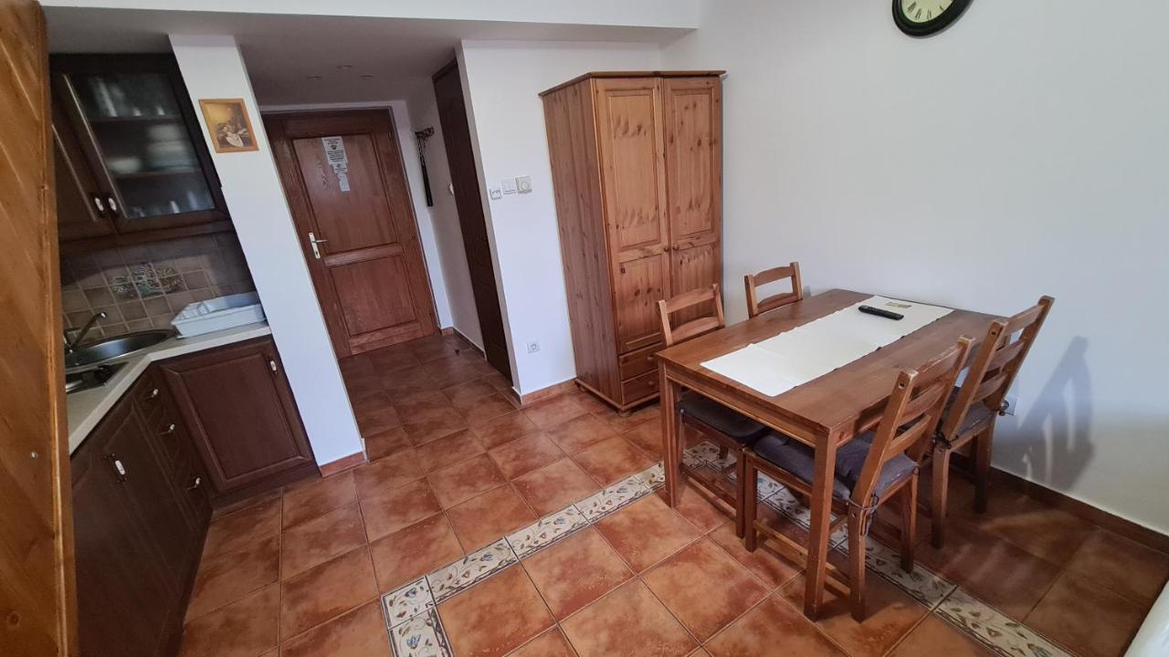 Gyulai Fuerdoe Apartman Exterior photo